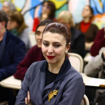 Performance en el aula Evita. 