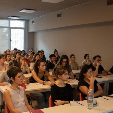 Estudiantes en sede Bonifacio. 