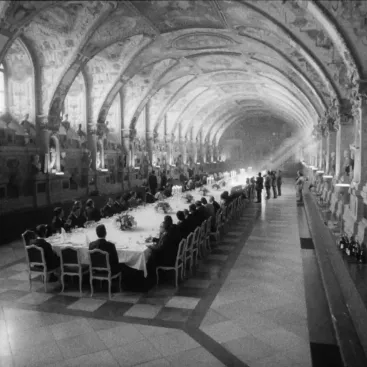 película bajo las banderas el sol