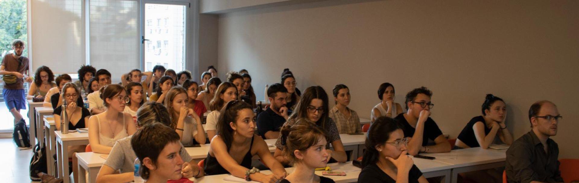 Estudiantes en sede Bonifacio. 