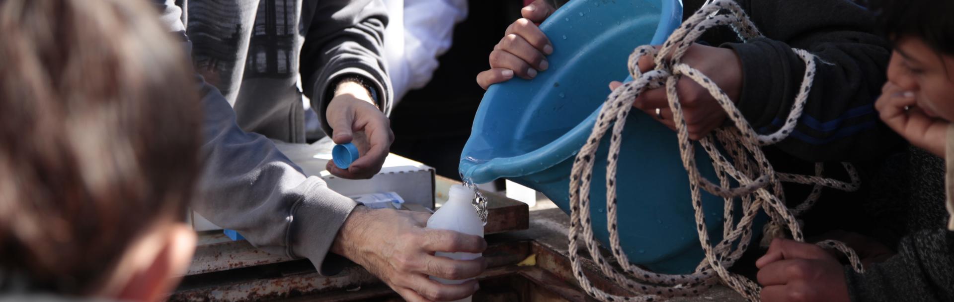 Foto de jóvenes y agua