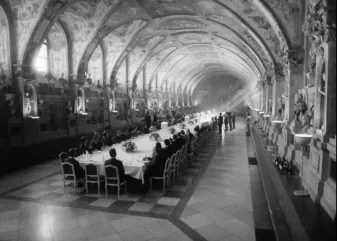 película bajo las banderas el sol