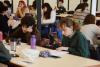 Estudiantes en la biblioteca de Puan. 